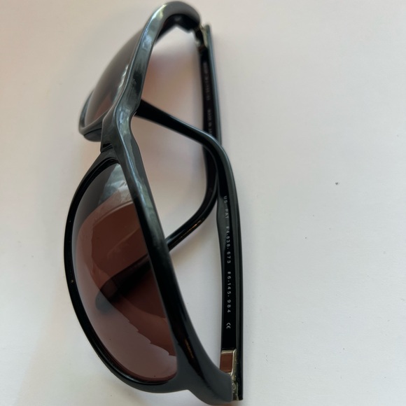 Maui Jim Black Frame Sunglasses with Dark Lenses - Picture 14 of 15